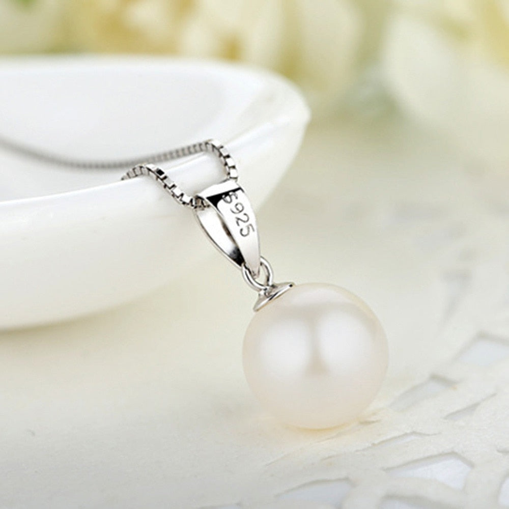 Pearl Chain Pendant Necklace