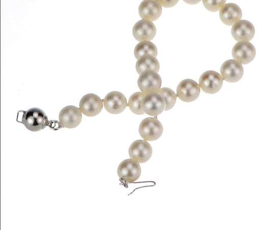 Classic White Freshwater Cultured Pearl Bracelet